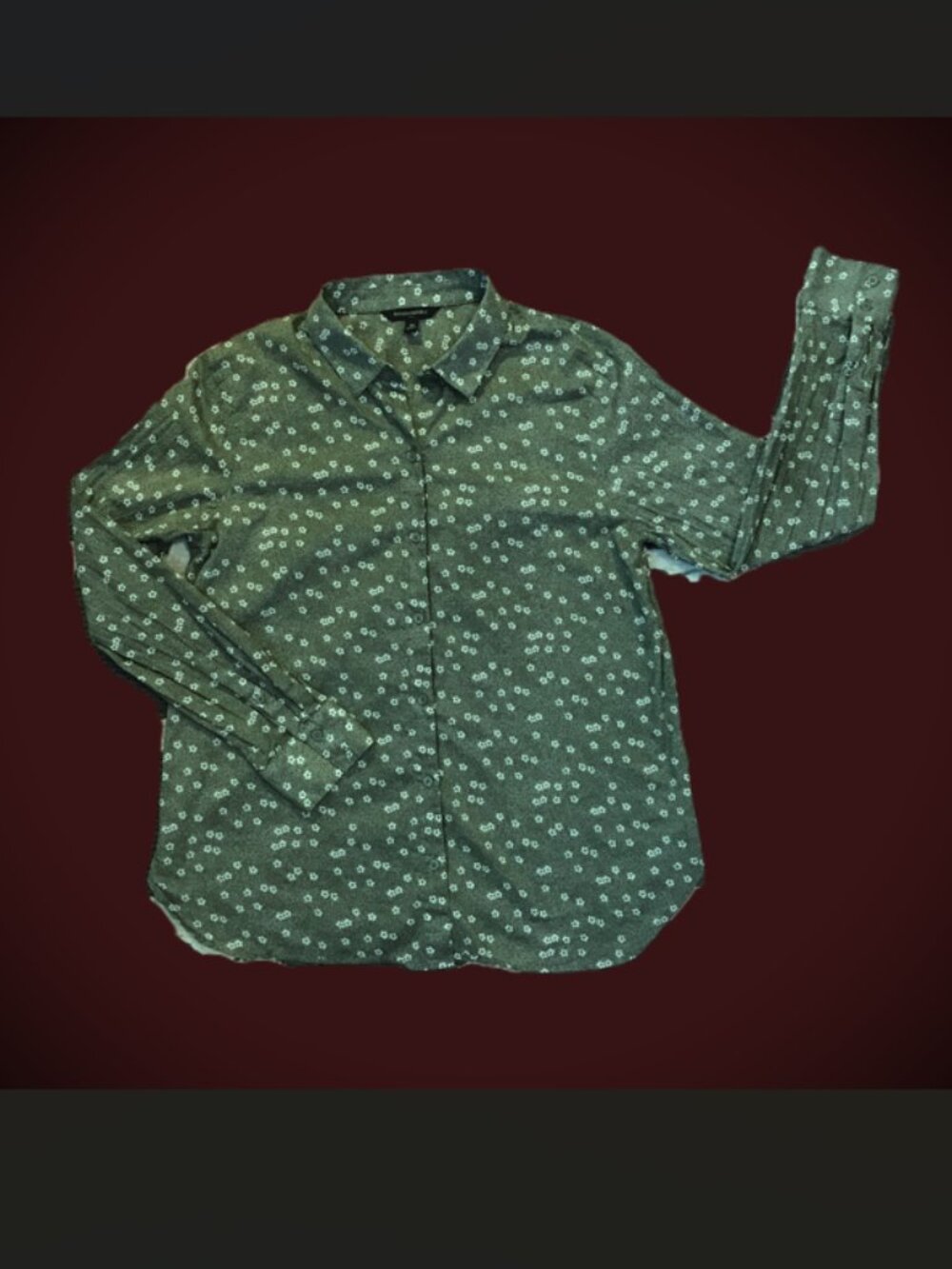 Banana Republic Women's Green Floral Button Down Collared Shirt Size Medium